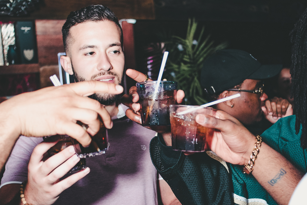 Navigating The College Social Scene Without Alcohol.