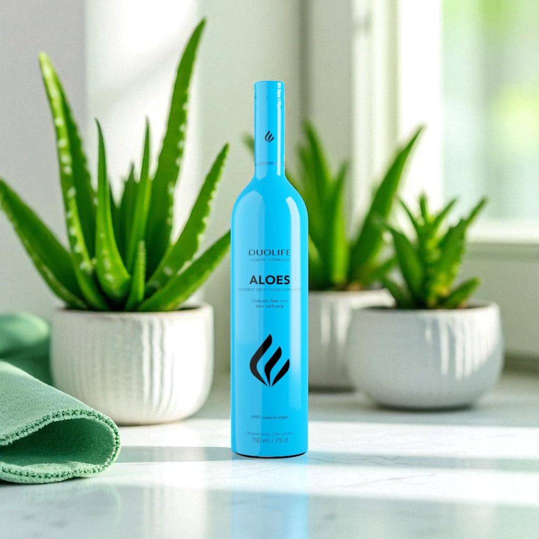 DUOLIFE Aloe Vera Supplement bottle surrounded by fresh aloe leaves – natural support for digestion, immunity, and women’s health